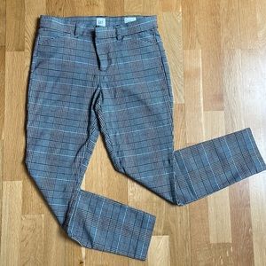 Gap signature skinny ankle dress pant.